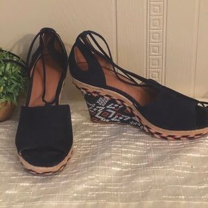 Cabo blue suede wedge